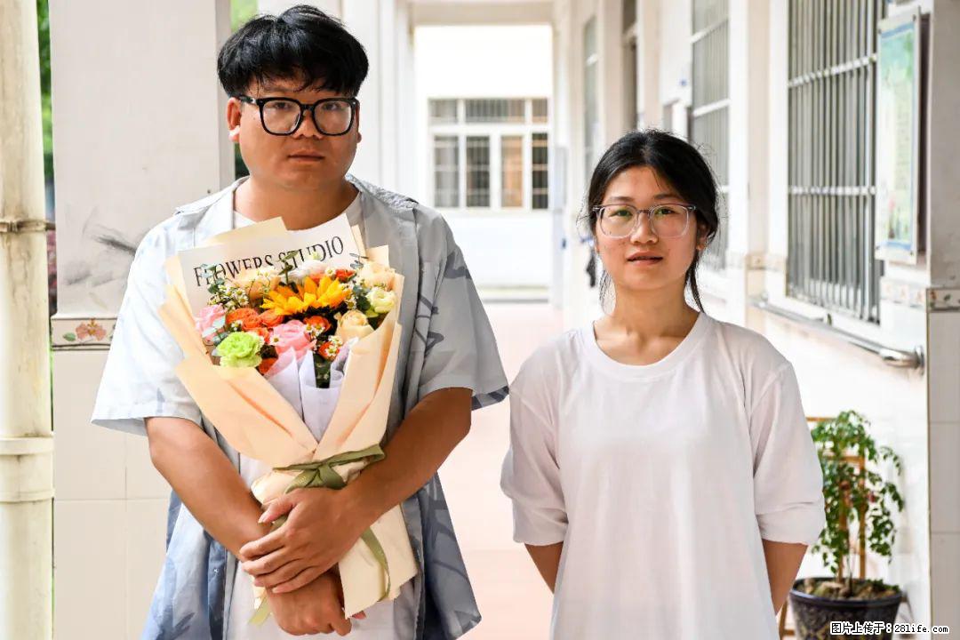 全网追的“扁担女孩”,找了一份暑假工,时薪12元 - 文山生活资讯 - 文山28生活网 ws.28life.net